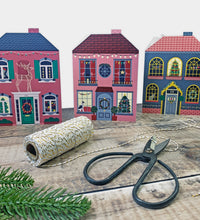 Load image into Gallery viewer, Set of 3 Christmas Houses Cards
