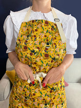 Load image into Gallery viewer, Bumble Bee Print Apron