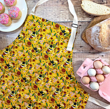 Load image into Gallery viewer, Bumble Bee Print Apron
