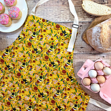 Load image into Gallery viewer, Bumble Bee Print Apron
