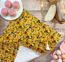 Load image into Gallery viewer, Bumble Bee Print Apron