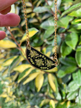 Load image into Gallery viewer, Bumble Bee Enamel Necklace