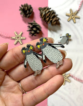 Load image into Gallery viewer, Penguin Enamel Pin