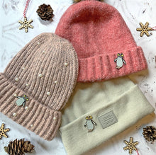 Load image into Gallery viewer, Penguin Enamel Pin