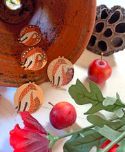 Load image into Gallery viewer, Fox &amp; Moon Copper Enamel Pin
