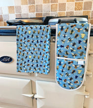 Load image into Gallery viewer, Bumble Bee Oven Glove &amp; Tea Towel Set
