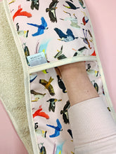 Load image into Gallery viewer, Bird Print Oven Gloves
