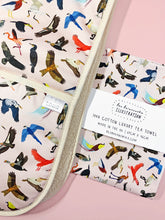 Load image into Gallery viewer, Bird Print Oven Gloves
