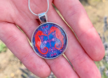Load image into Gallery viewer, Seahorse Pendant Necklace
