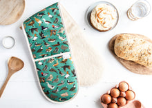 Load image into Gallery viewer, Duck Oven Glove &amp; Tea Towel Set
