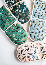 Load image into Gallery viewer, Bird Print Oven Gloves
