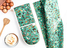 Load image into Gallery viewer, Duck Oven Glove &amp; Tea Towel Set
