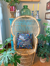 Load image into Gallery viewer, Manta Ray Cushion
